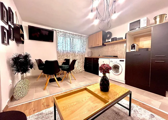 Middle Of The Apartmann Apartament *