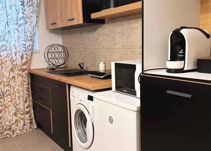 Middle Of The Apartmann